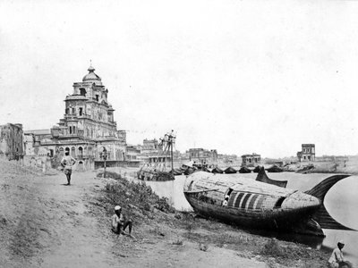 Vue du palais Chattar Manzil, sur la rivière Gumti, Lucknow, pendant la rébellion indienne, 1858 - Felice Beato